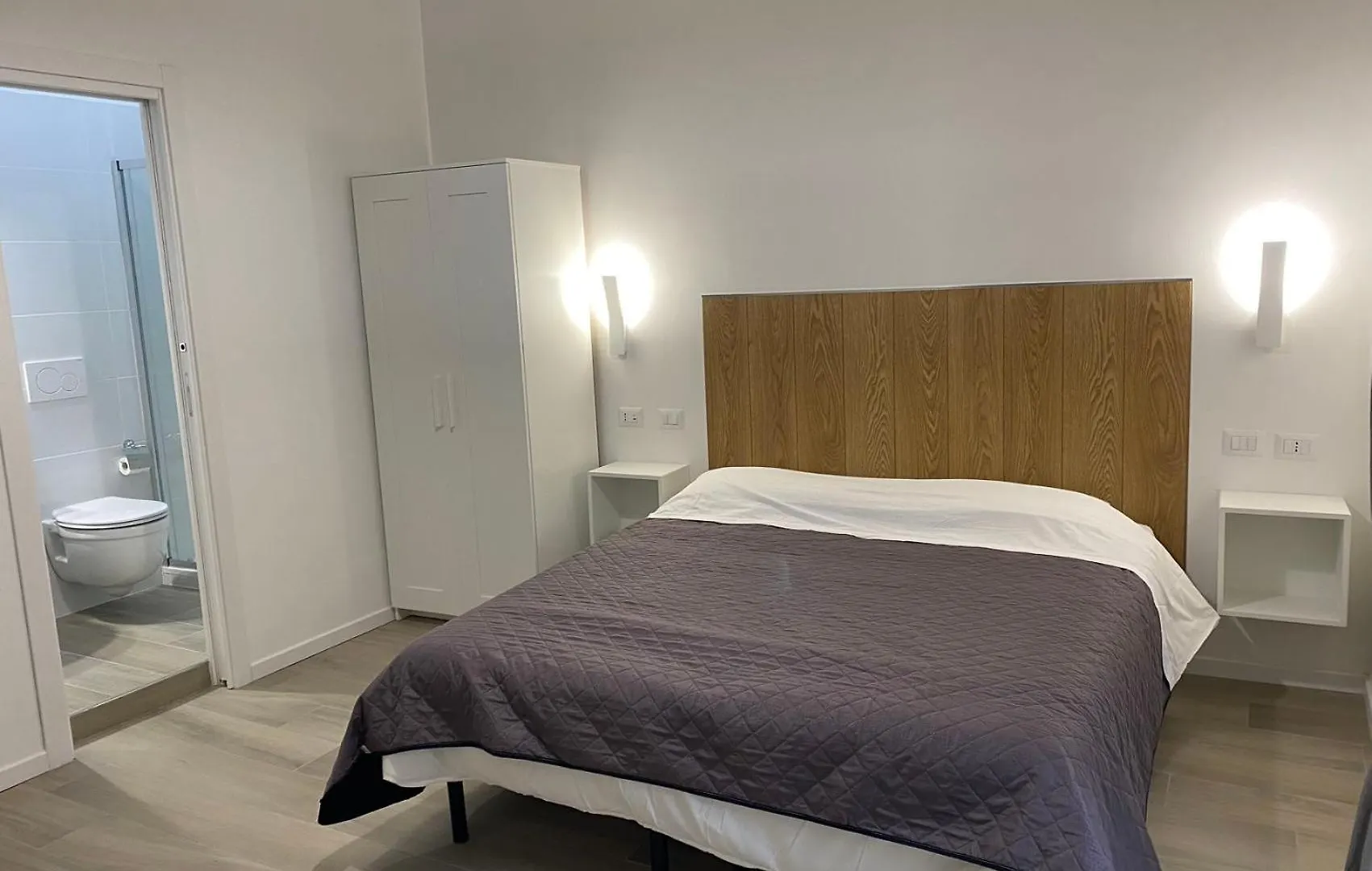 Bed and Breakfast B8 Wang Roma